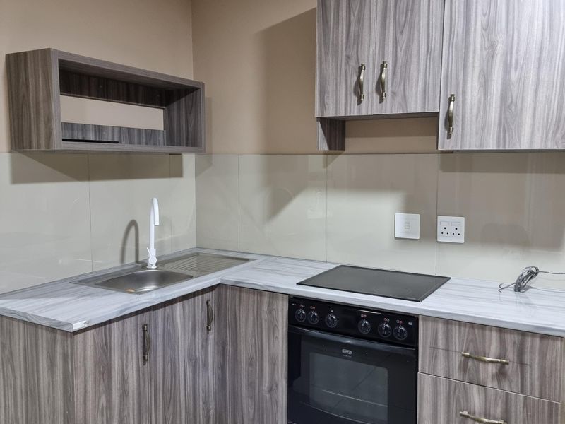 Secure 2-bedroom And 1-bathroom Cottage In Glenanda - Photo 3