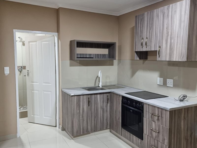 Secure 2-bedroom And 1-bathroom Cottage In Glenanda - Photo 4