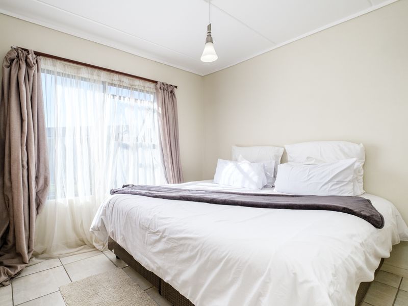 Modern 2-bed And 1-bath Apartment In Linbro Park - Photo 10