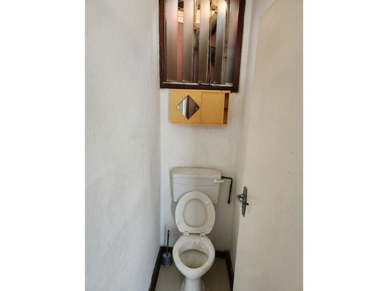 Sharing 3-bedroom And 1-bath Flat In Bulwer - Photo 10