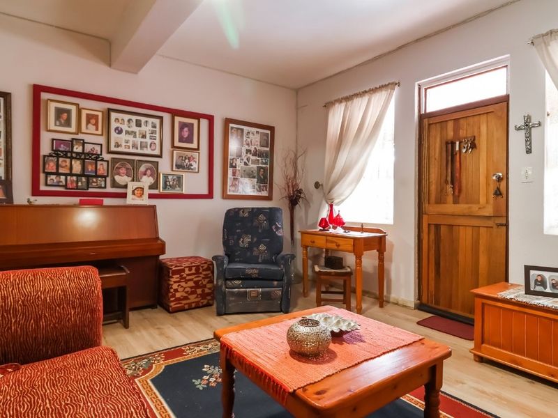Secure 1-bedroom Apartment In Villa Barcelona - Photo 6