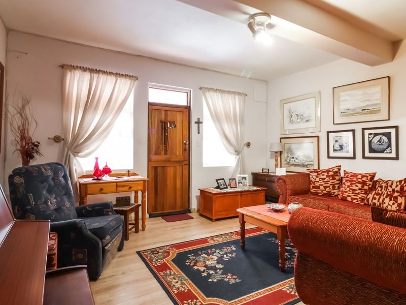 Secure 1-bedroom Apartment In Villa Barcelona - Photo 5