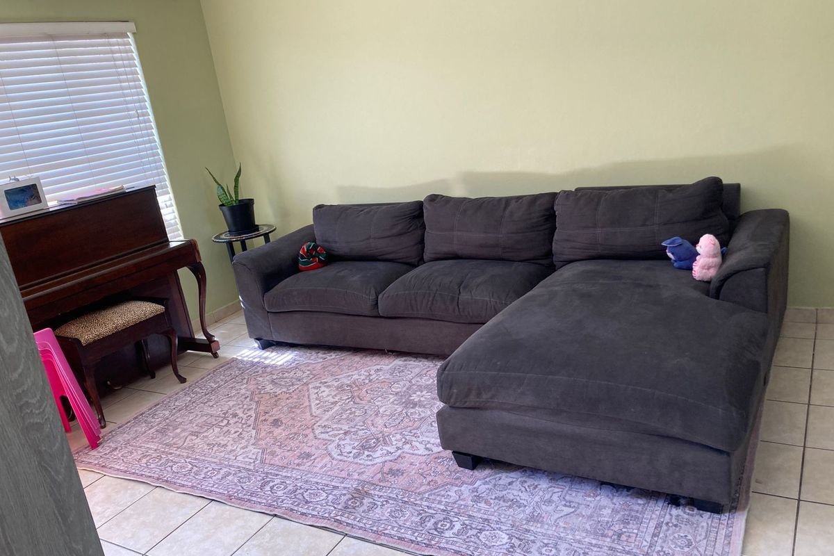 Secure 3-bedroom And 2-bath Apartment In Radiokop - Photo 4