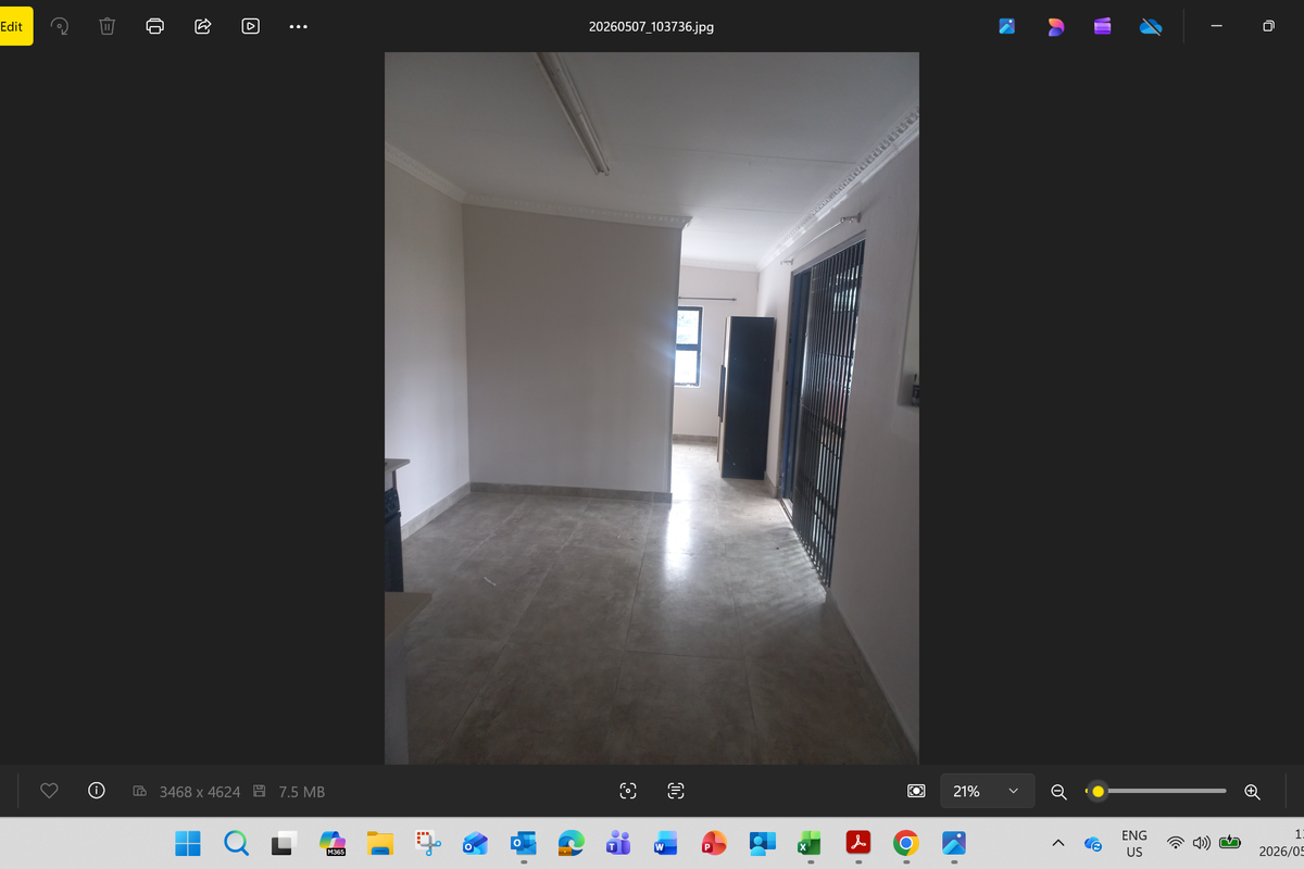 Secure 1-Bedroom Apartment In Franklin Rooseveld Park - Unit 5 - Photo 5