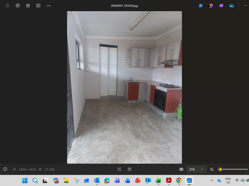 Secure 1-Bedroom Apartment In Franklin Rooseveld Park - Unit 5 - Photo 7