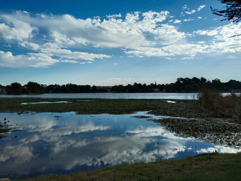 Beautiful 3 Bedroom And 1 Bath Apartment At The Lake Breeze 5 - Photo 1