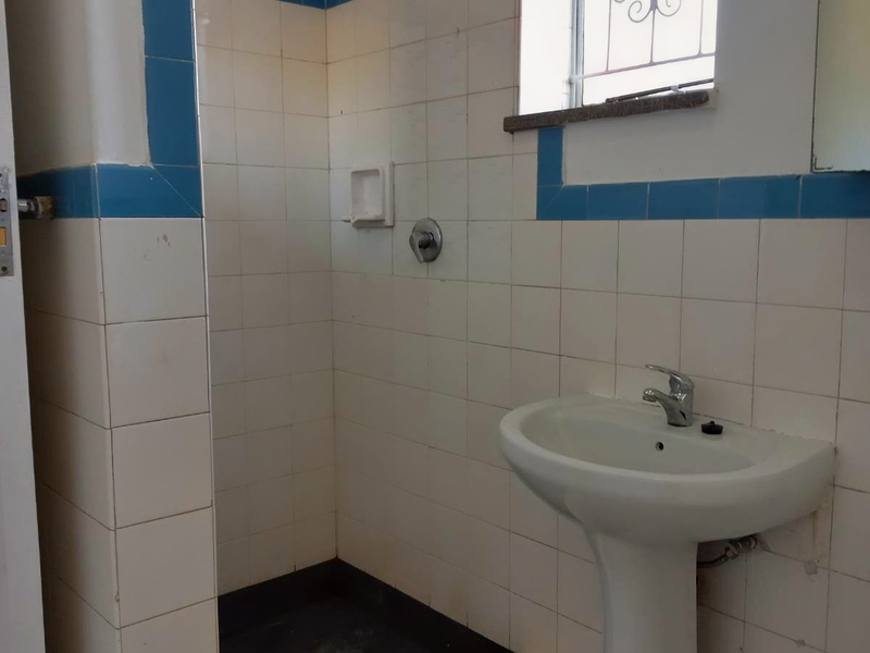 Secure 3-bedroom And 1,5-bathroom House In Altham A - Photo 10