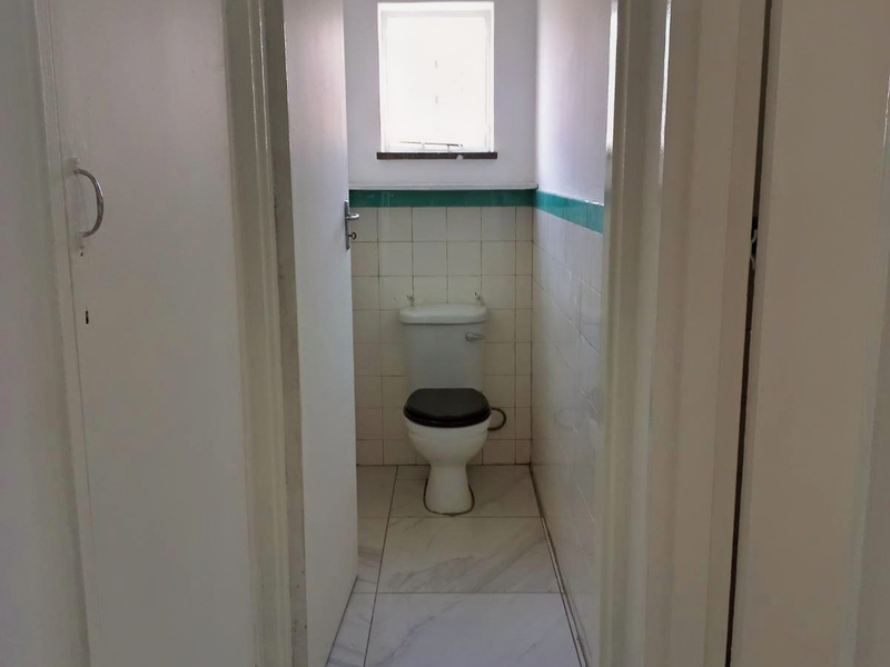 Secure 3-bedroom And 1,5-bathroom House In Altham A - Photo 6