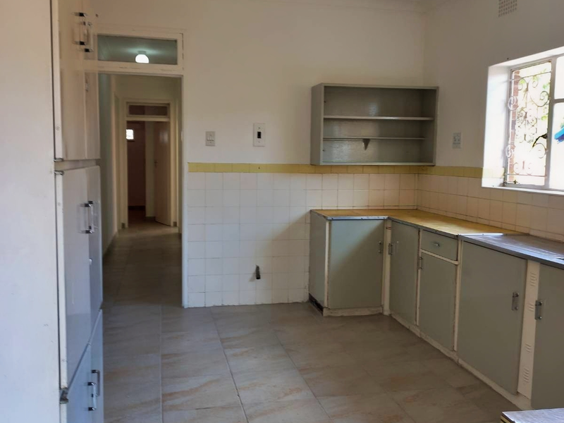 Secure 3-bedroom And 1,5-bathroom House In Altham A - Photo 2