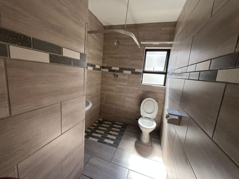 Modern 2-bedrooms & 1-bathroom Apartment In Mondeor - Photo 5