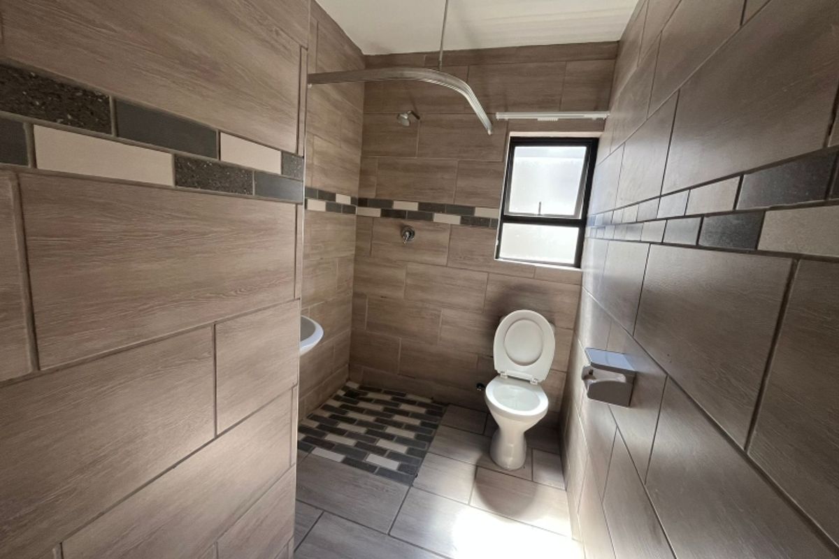 Modern 2-bedrooms & 1-bathroom Apartment In Mondeor - Photo 5