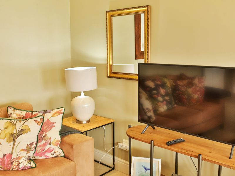 Search 2-Bedroom And 2-Bathroom Apartment Cornwall Street, Simon's Town - Photo 5