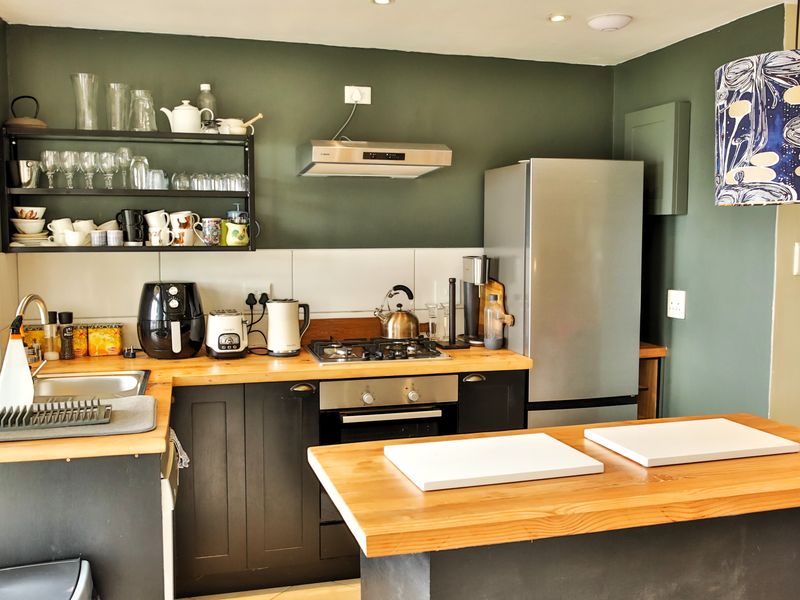 Search 2-Bedroom And 2-Bathroom Apartment Cornwall Street, Simon's Town - Photo 2