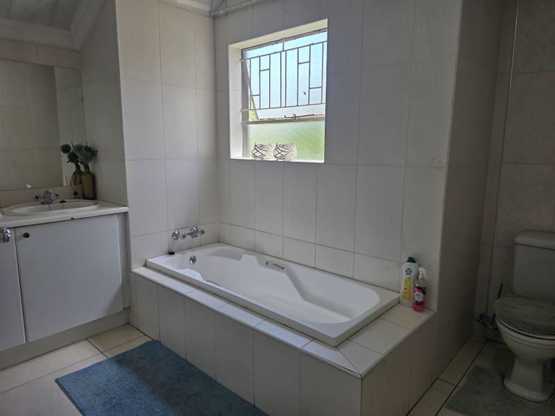 Secure 3-Bedroom And 2-Bathroom House In Flute Road, Strubens Valley - Photo 7