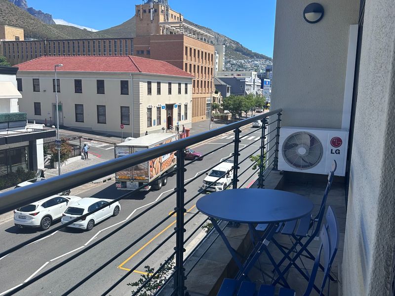 Secure 1-Bedroom Apartment In Saint James Road, Sea Point - Photo 6