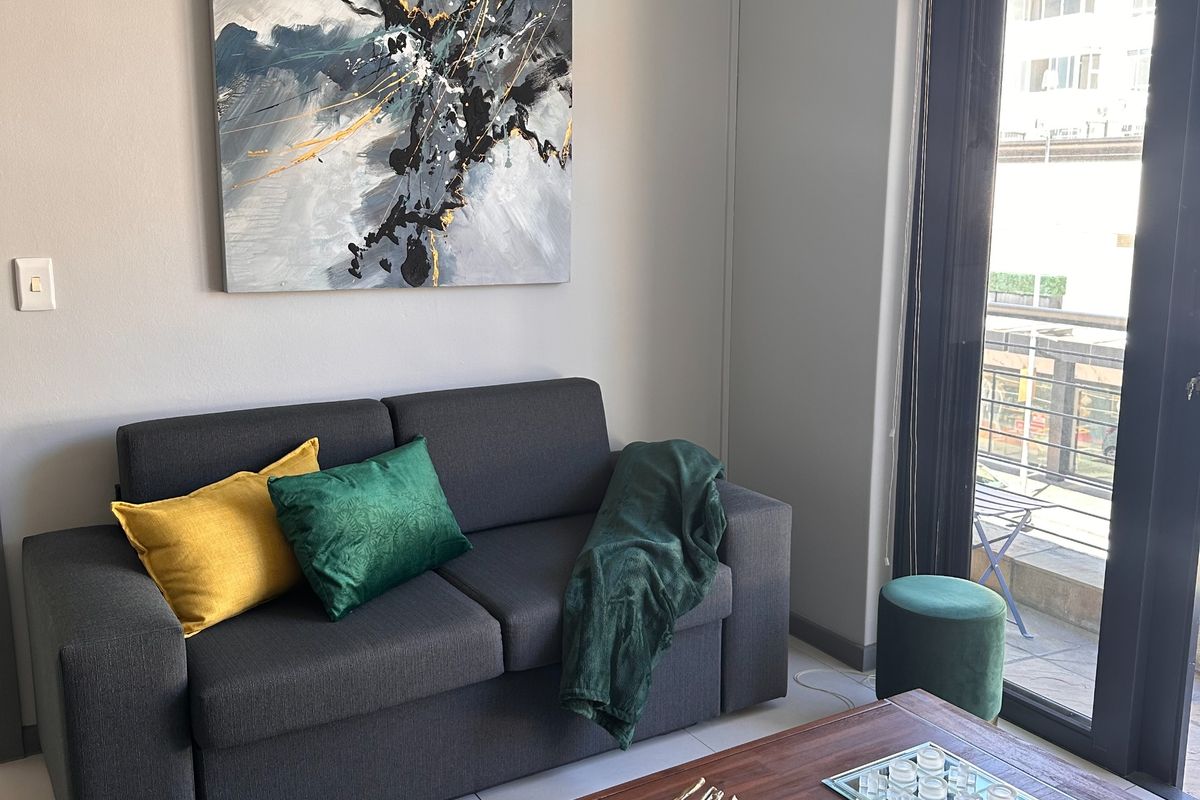 Secure 1-Bedroom Apartment In Saint James Road, Sea Point - Photo 5