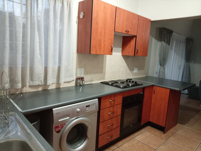 Beautiful 1 Bedroom And 1 Bath Apartment At The Savuti Complex - Photo 7