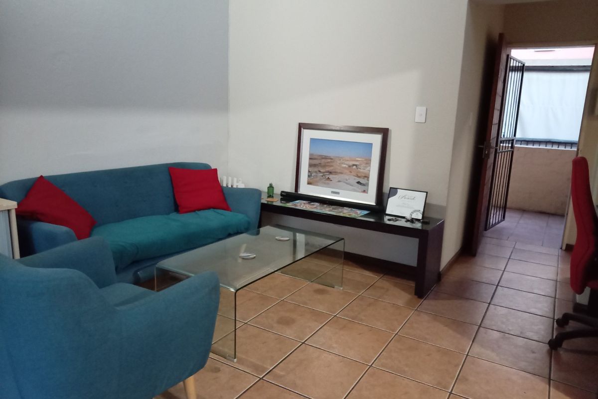 Beautiful 1 Bedroom And 1 Bath Apartment At The Savuti Complex - Photo 3