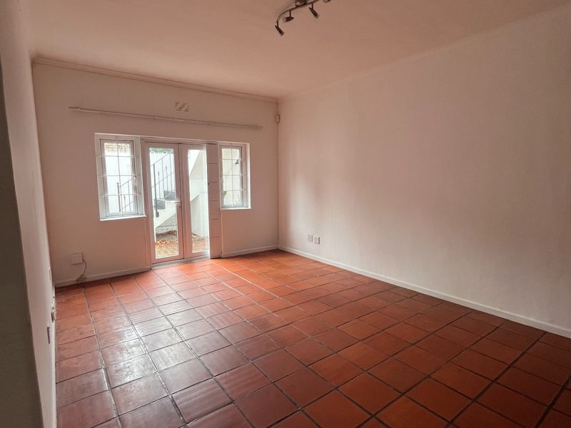 Secure 2-bedroom And 2-bathroom Flat In Rondebosch - Photo 4