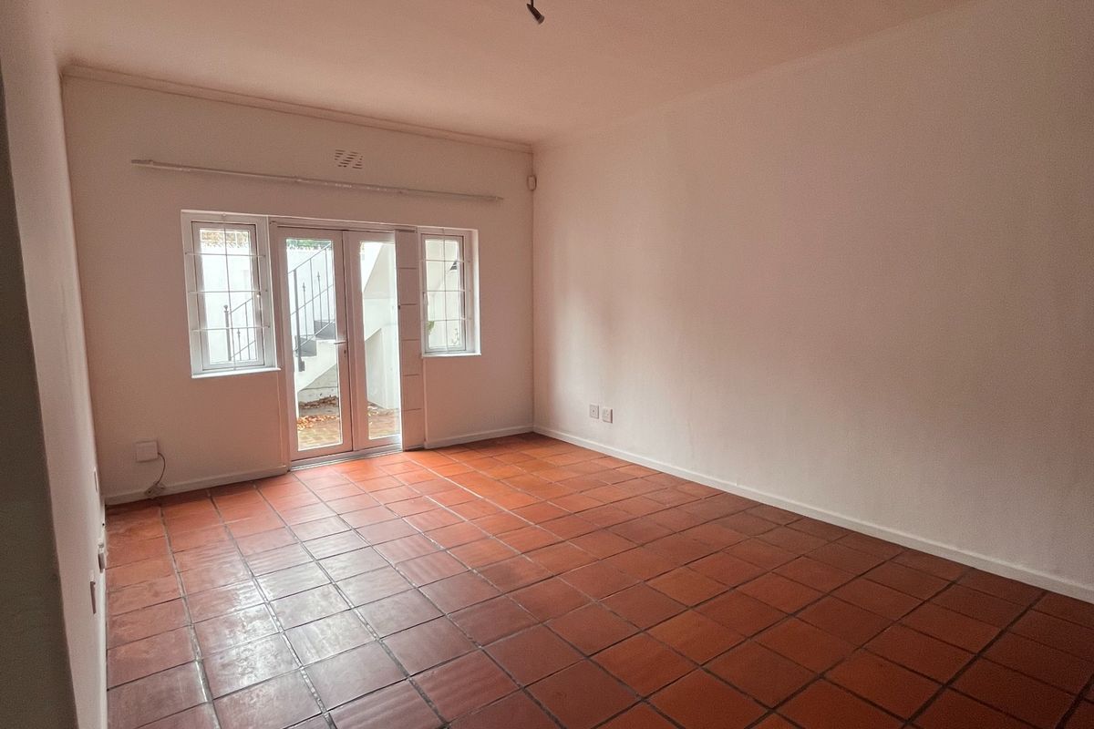 Secure 3-bedroom And 2-bathroom Flat In Rondebosch - Photo 4