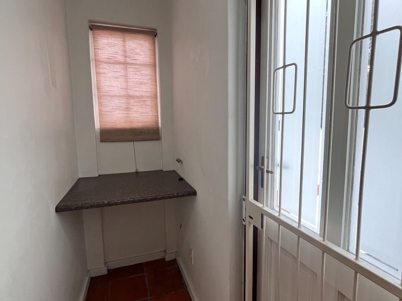 Secure 2-bedroom And 2-bathroom Flat In Rondebosch - Photo 6