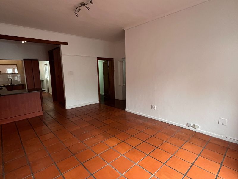 Secure 2-bedroom And 2-bathroom Flat In Rondebosch - Photo 3