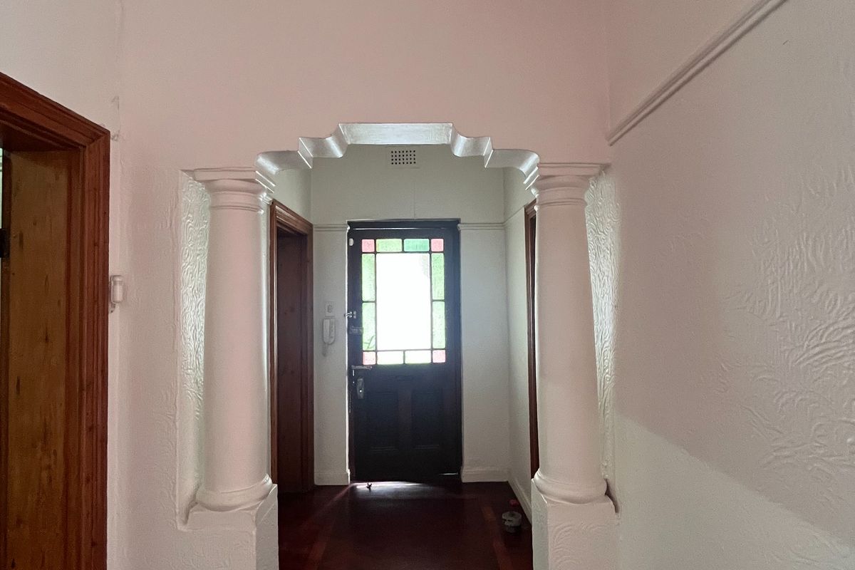 Secure 3-bedroom And 2-bathroom Flat In Rondebosch - Photo 5
