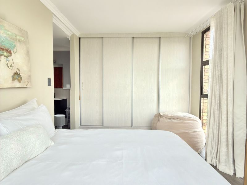 Secure 2-Bedroom And 2-Bathroom House In 3rd Street, Melville - Photo 7
