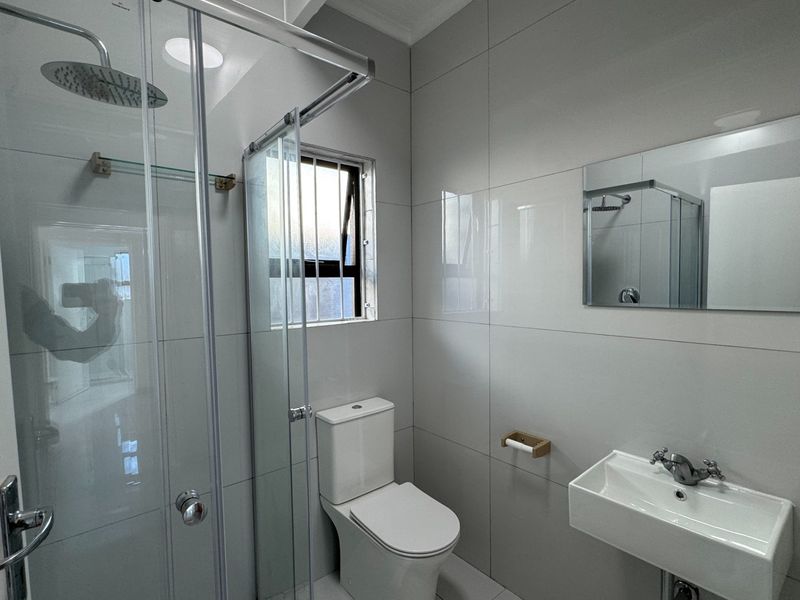 Secure Cottage In Crassula Road, Table View - Photo 8