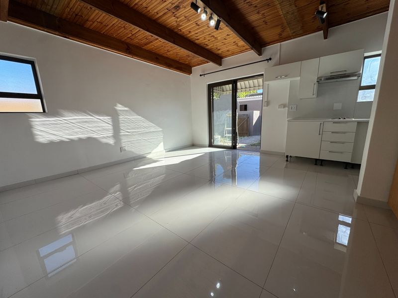 Secure Cottage In Crassula Road, Table View - Photo 5