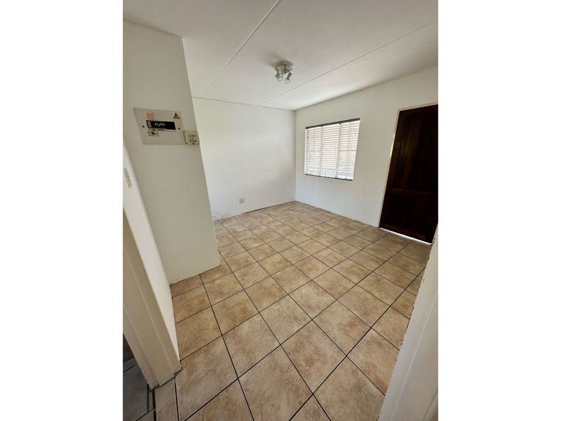 Beautiful 2-Bedroom And 1-Bath Apartment: 65 Royal Palms - Photo 5