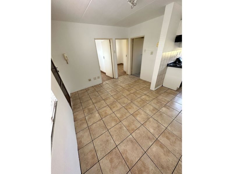 Beautiful 2-Bedroom And 1-Bath Apartment: 65 Royal Palms - Photo 3