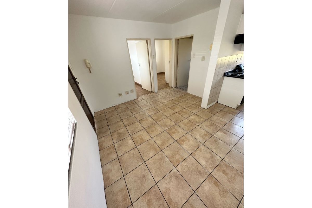 Beautiful 2-Bedroom And 1-Bath Apartment: 65 Royal Palms - Photo 3