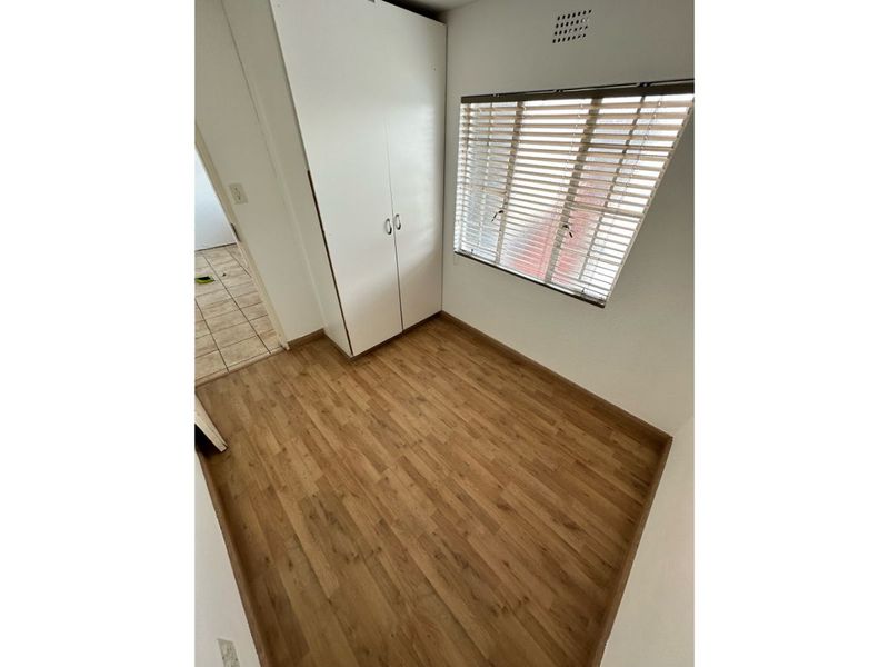 Beautiful 2-Bedroom And 1-Bath Apartment: 65 Royal Palms - Photo 8
