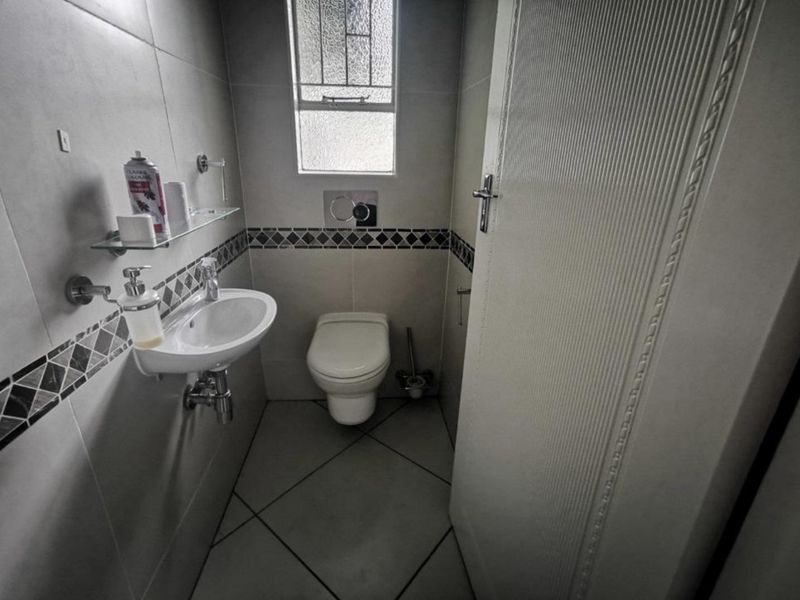 Specious 3-Bedroom And 2-Bath Family Home In Pretoria East - Photo 10