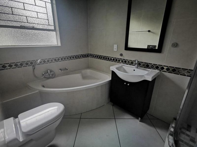 Specious 3-Bedroom And 2-Bath Family Home In Pretoria East - Photo 9