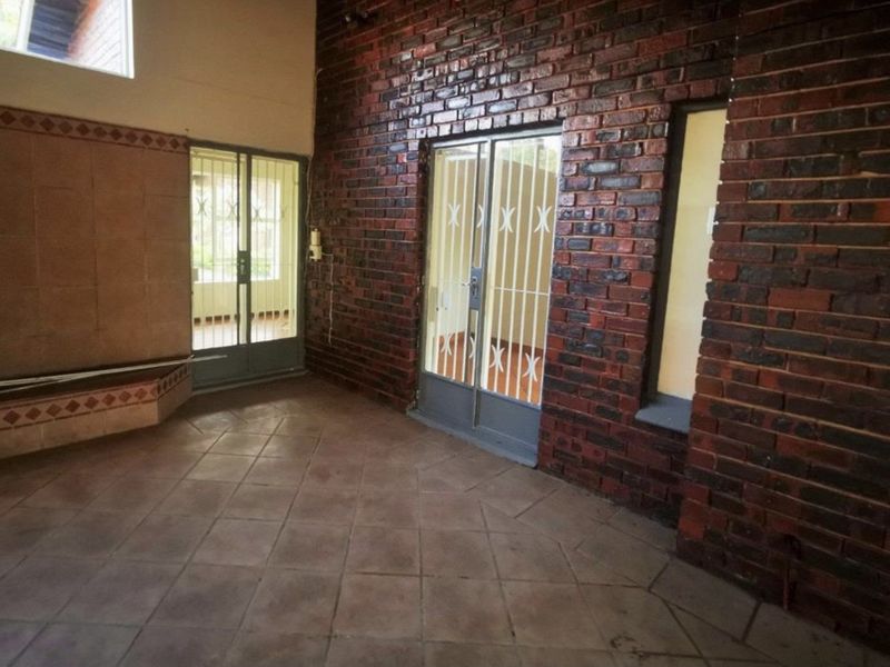 Specious 3-Bedroom And 2-Bath Family Home In Pretoria East - Photo 4