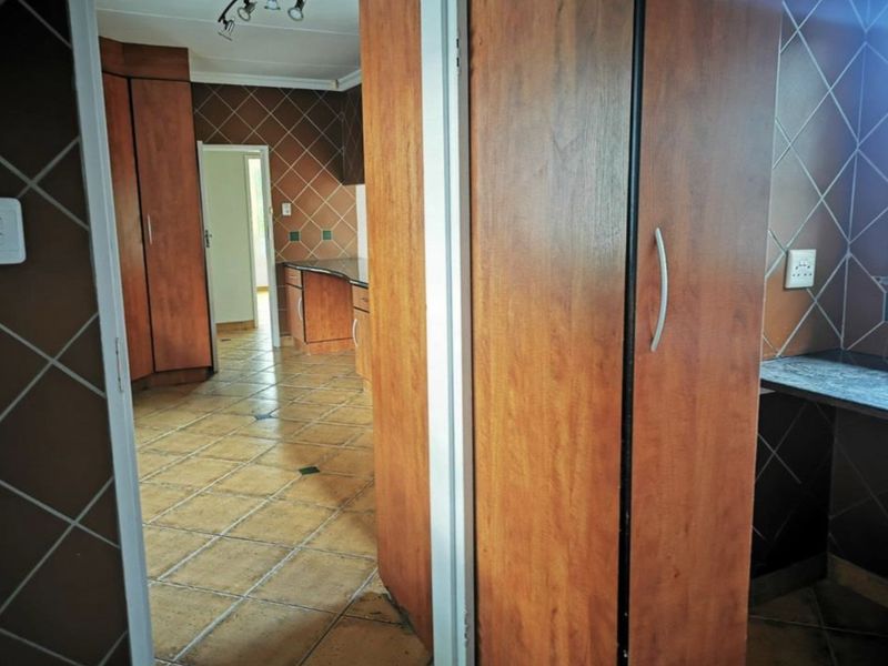 Specious 3-Bedroom And 2-Bath Family Home In Pretoria East - Photo 3