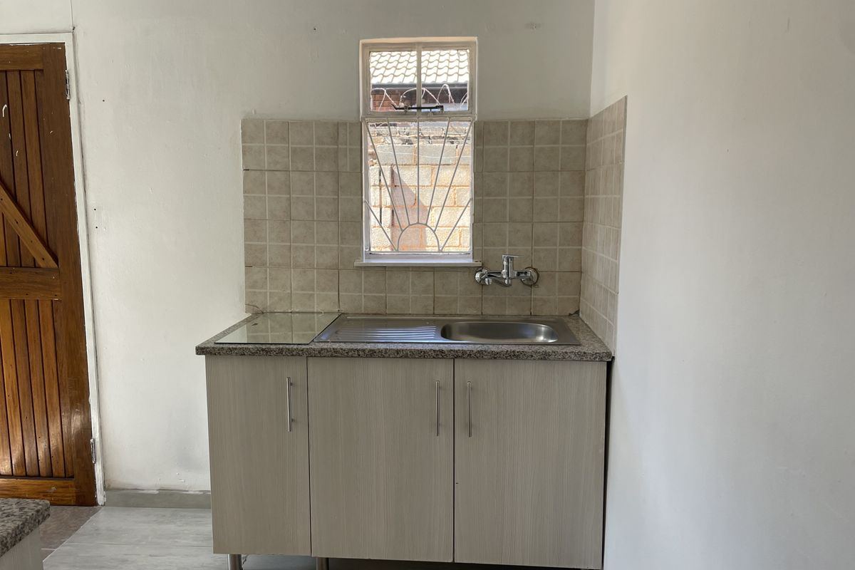 Secure 3-bedroom House In Marney Street, Eldorado Park - Photo 3