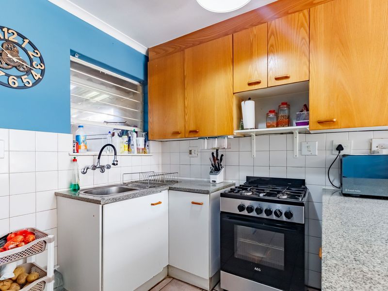 Modern 2-bed Garden Apartment In Secure Fourways Estate - Photo 4