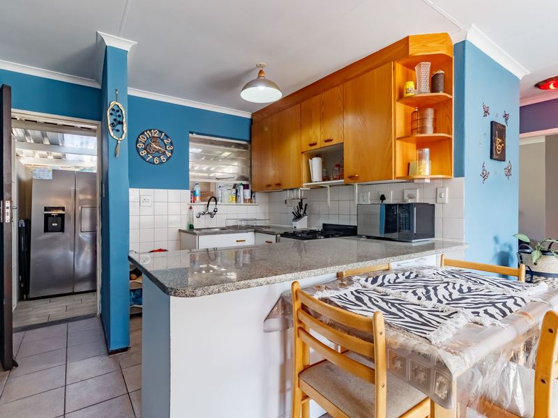 Modern 2-bed Garden Apartment In Secure Fourways Estate - Photo 5