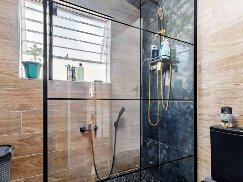 Modern 2-bed Garden Apartment In Secure Fourways Estate - Photo 9