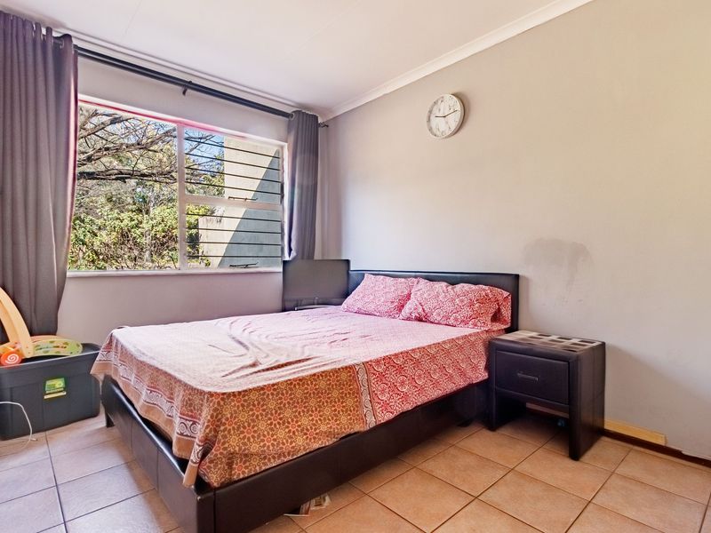 Modern 2-bed Garden Apartment In Secure Fourways Estate - Photo 8