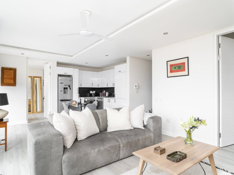 Secure 2-Bedroom And 2-Bathroom Apartment In Buitenkant Street, Gardens - Photo 8