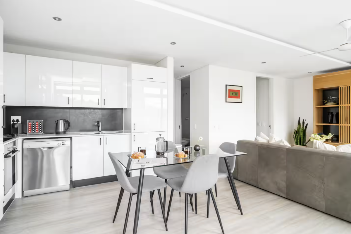 Secure 2-Bedroom And 2-Bathroom Apartment In Buitenkant Street, Gardens - Photo 5