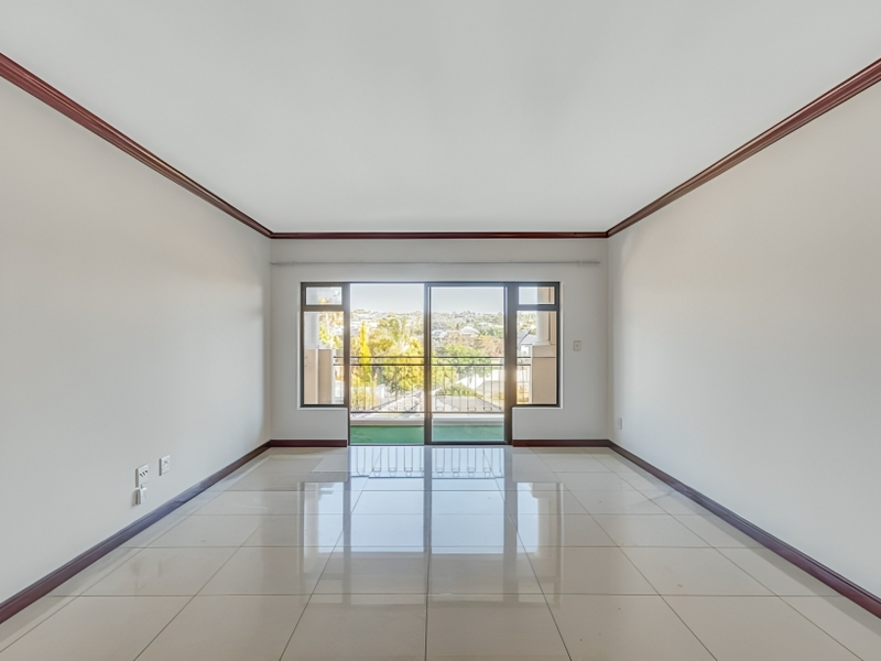 Modern Luxury Living – Stylish 3-bedroom Apartment In Rosa Royale - Photo 9
