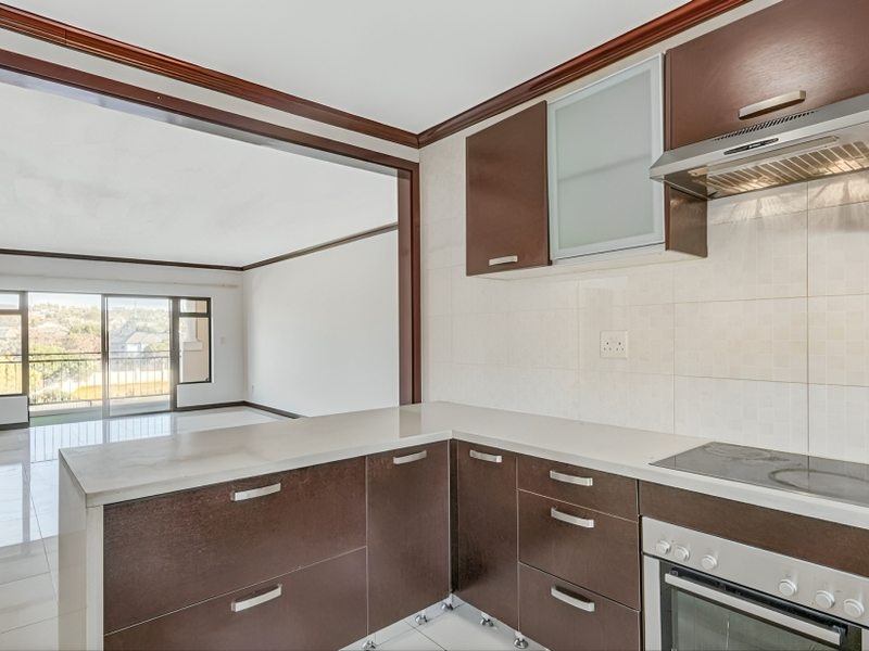 Modern Luxury Living – Stylish 3-bedroom Apartment In Rosa Royale - Photo 4