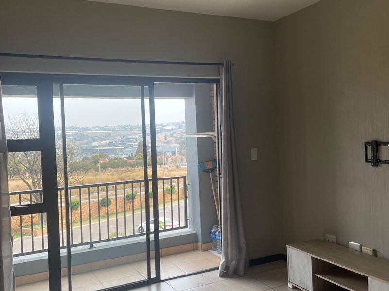 Secure 2-bedroom And 2-bathroom Apartment In Twain Street, Barbeque Downs - Photo 5