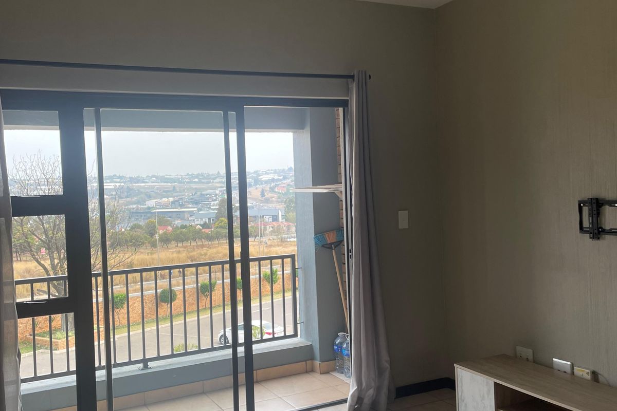 Secure 2-bedroom And 2-bathroom Apartment In Twain Street, Barbeque Downs - Photo 5