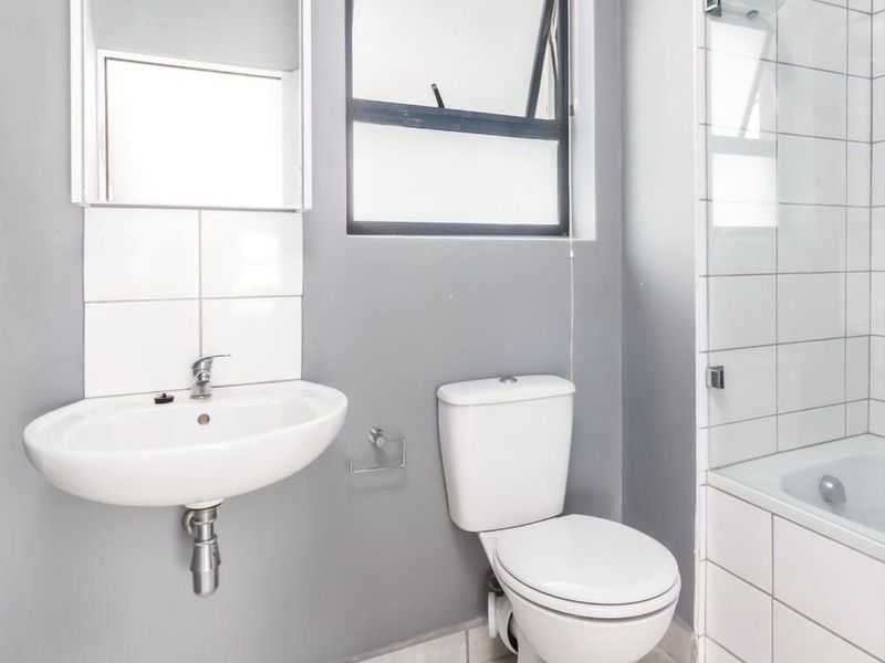 Secure 2-Bedroom Apartment 246 (aa204) - Photo 7